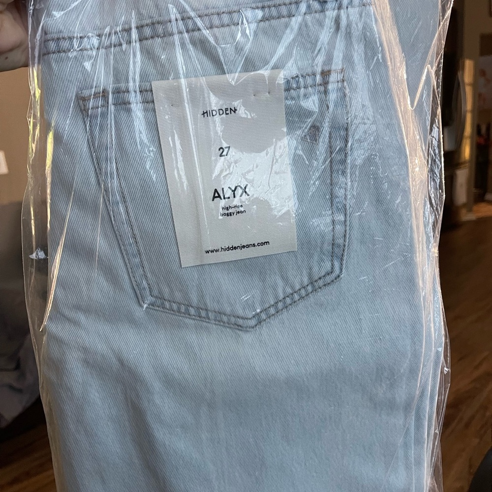 Hidden Brand Jeans. Style Alyx. NWT